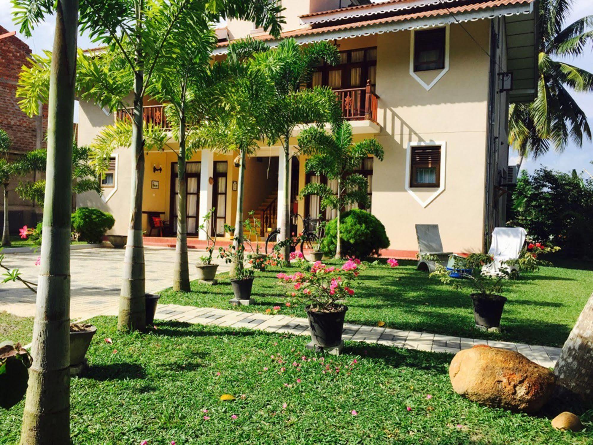 Peacock Villa Mirissa Bagian luar foto